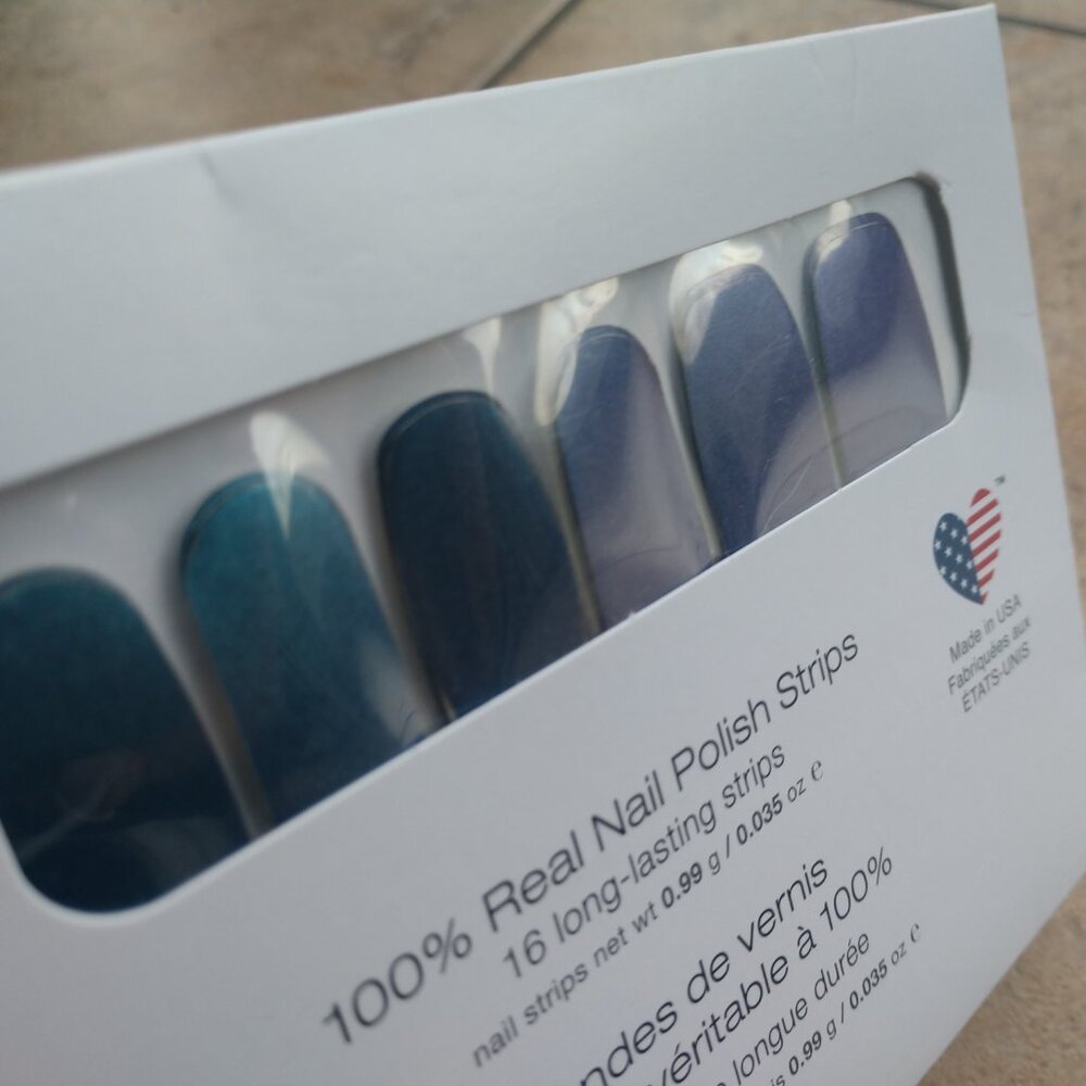 Color Street - 3/$20 - Aquatic Behavior - Picture 3 of 5
